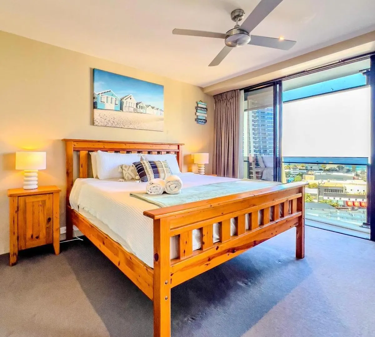 Circle On Cavill Escape Daire Gold Coast