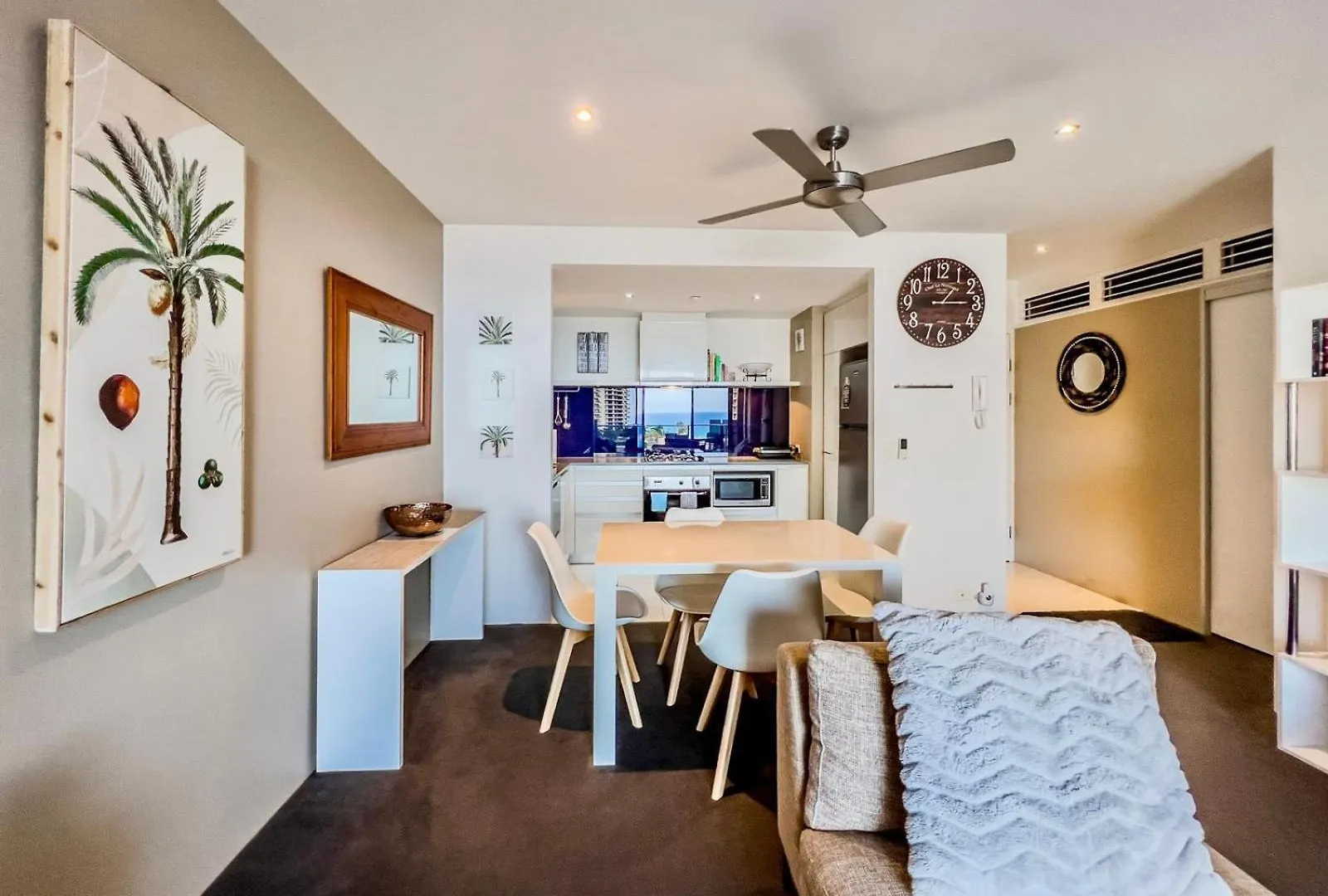 Circle On Cavill Escape Daire Gold Coast