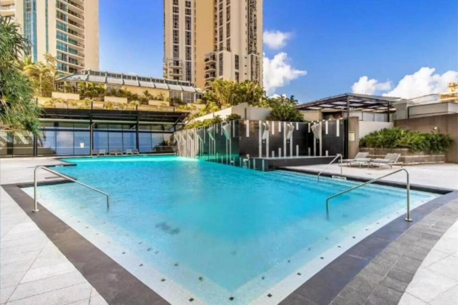 Circle On Cavill Escape Daire Gold Coast