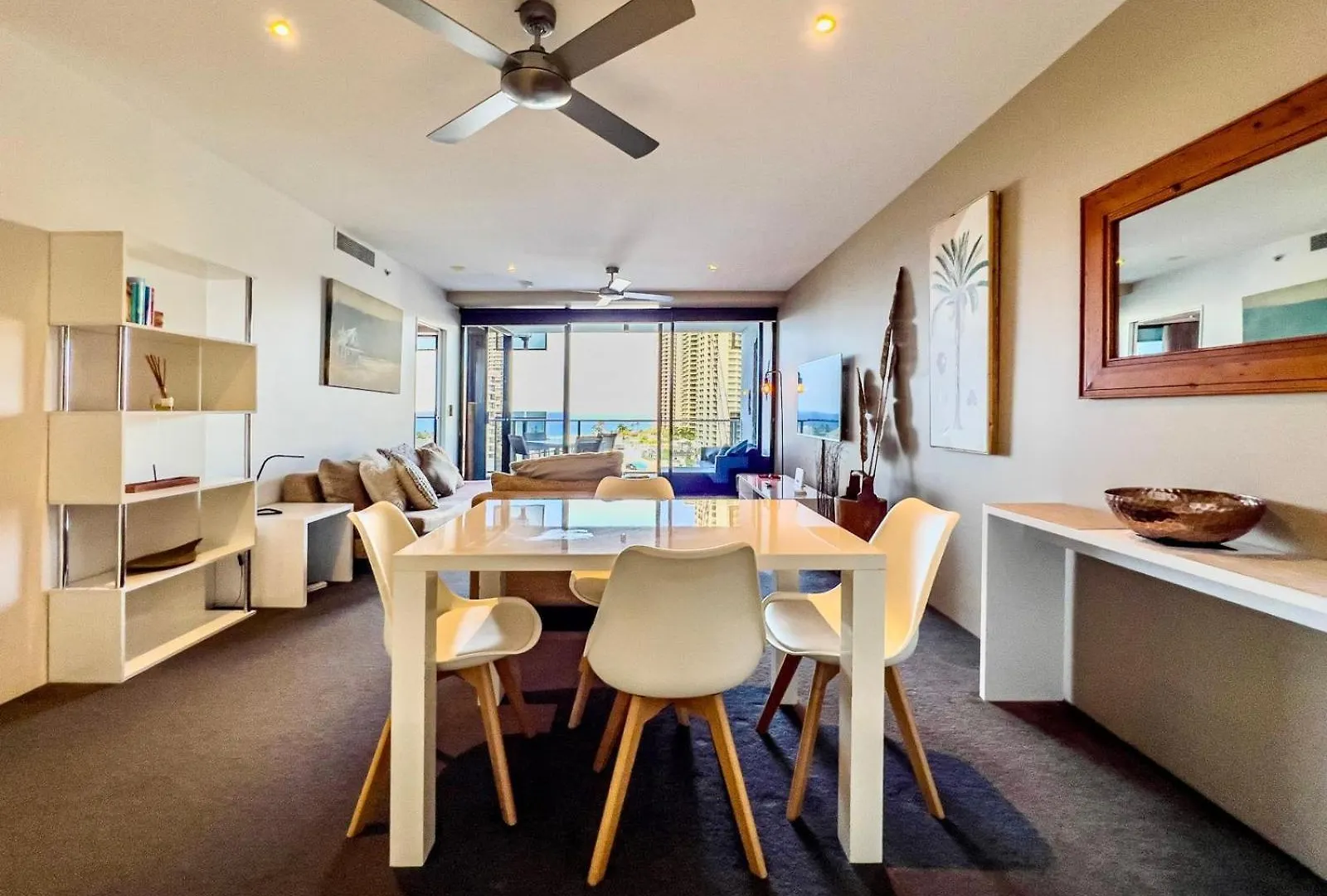 Circle On Cavill Escape Daire Gold Coast